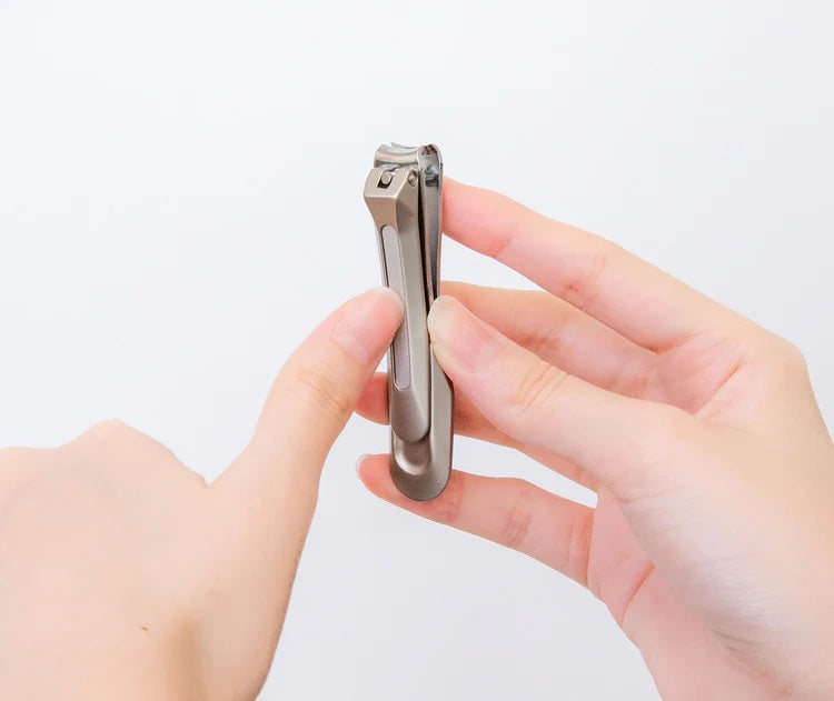Seki Edge nail clipper for dogs with ergonomic design for easy and safe grooming