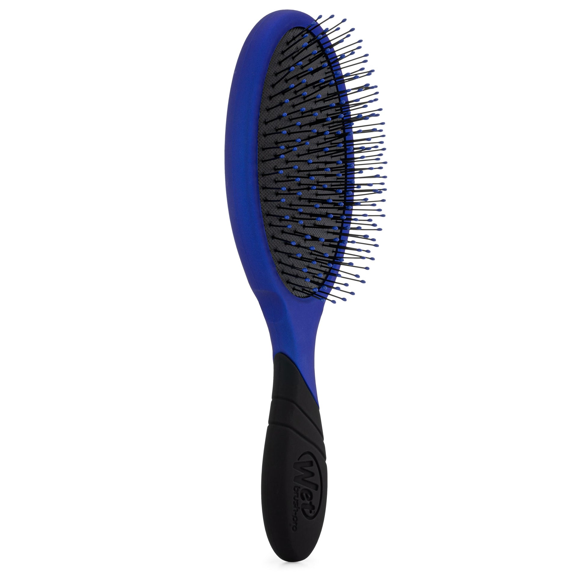 Wet Brush Pro Detangler in blue for gentle detangling without damage to hair